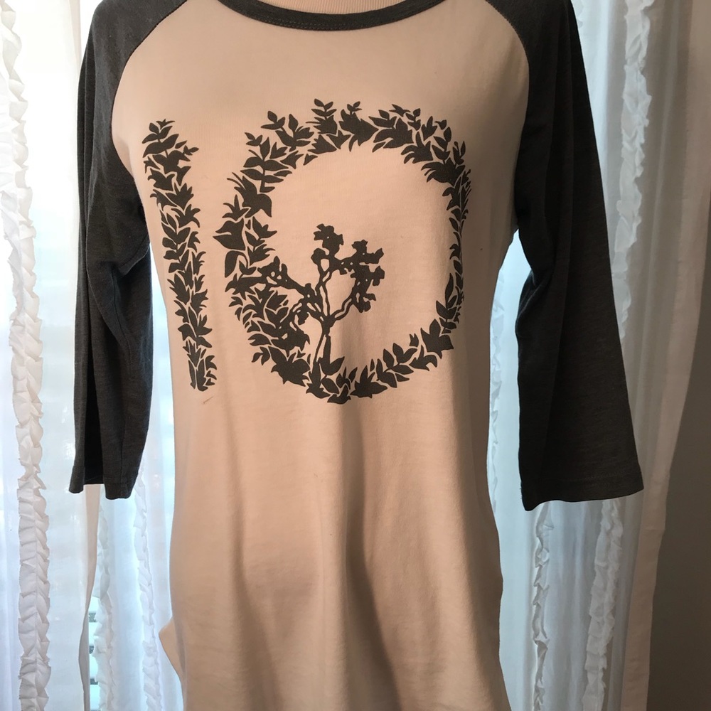 3/4 Sleeve graphic tee